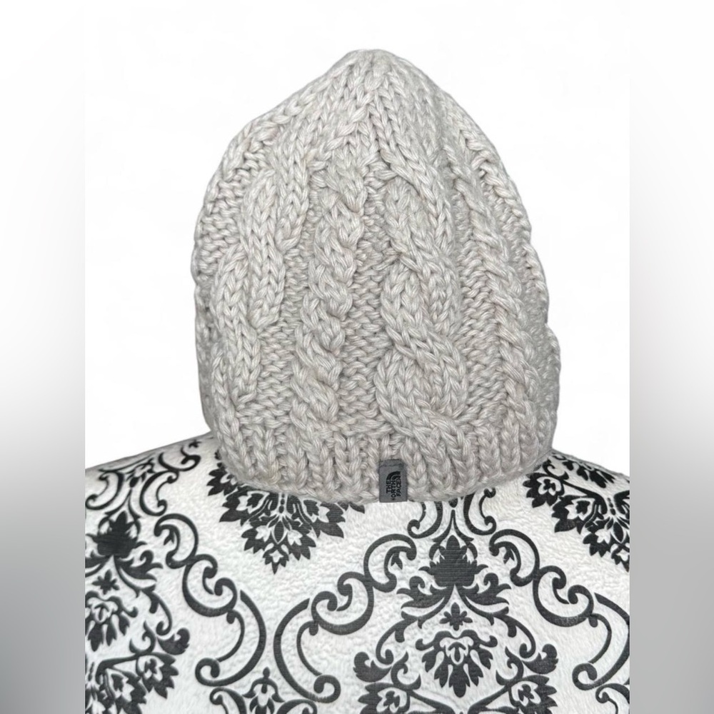 The North Face Cable Knit Beanie 🩶